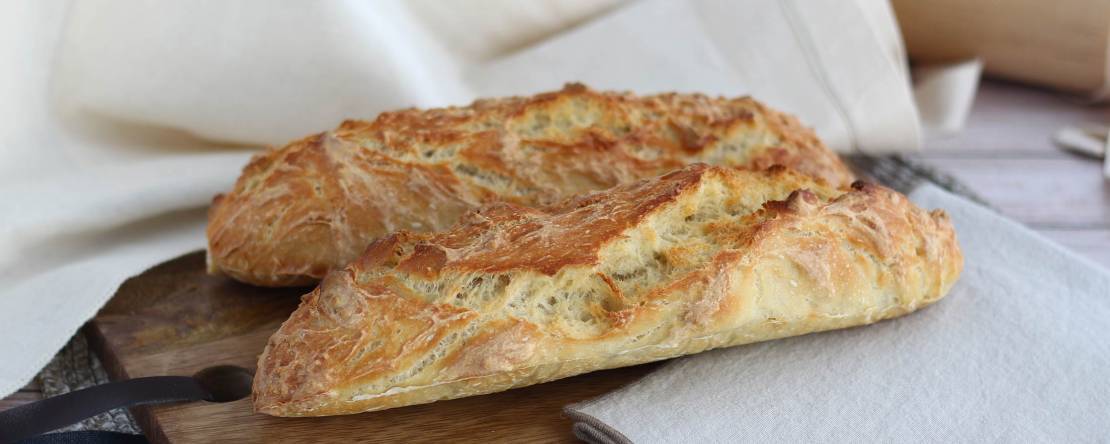 Easy french baguettes - no-knead !