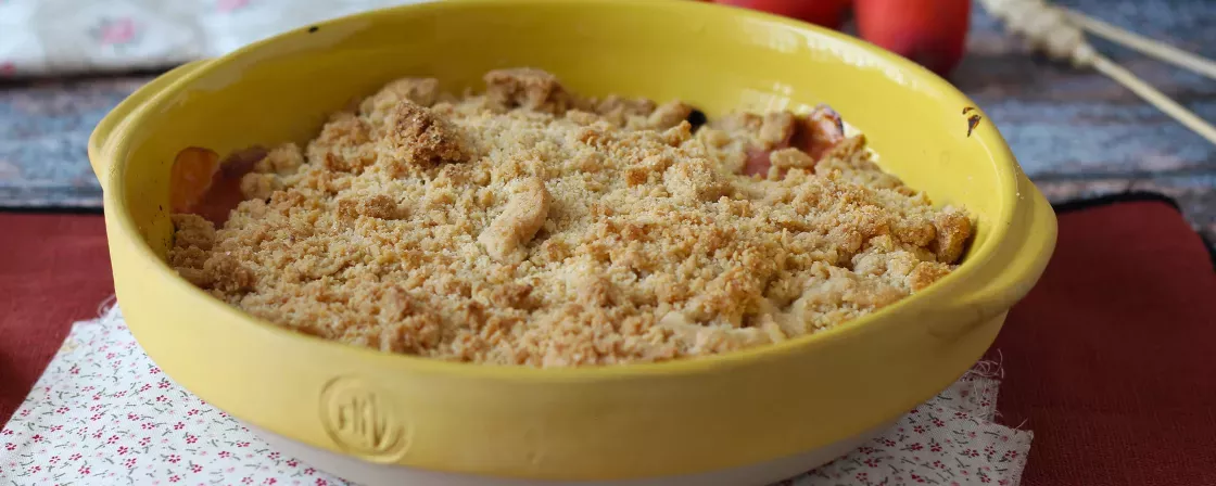 The most comforting dessert recipe with apricots : crumble