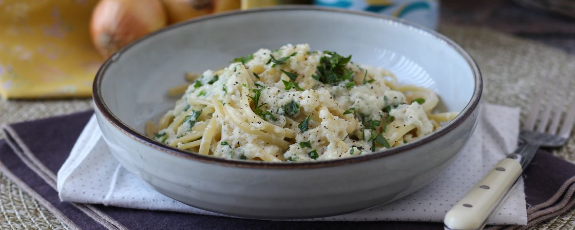 The super cheap pasta dish with a creamy onion sauce