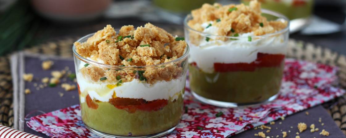 Vegetarian verrines: pea cream, parmesan crumble and mascarpone cream