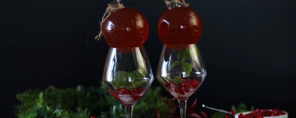 Pomegranate spritz, the cocktail in a christmas bauble!