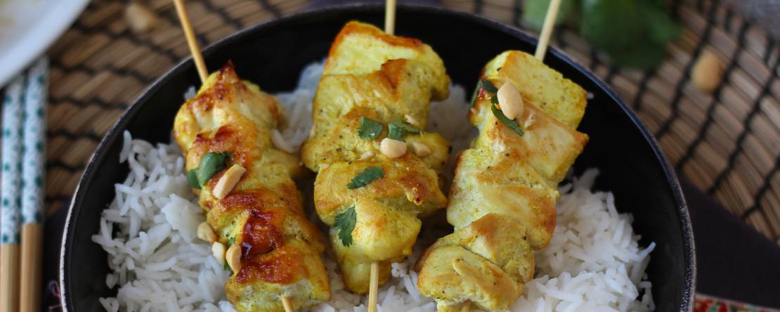 Chicken skewers with satay sauce, a culinary journey to asia!