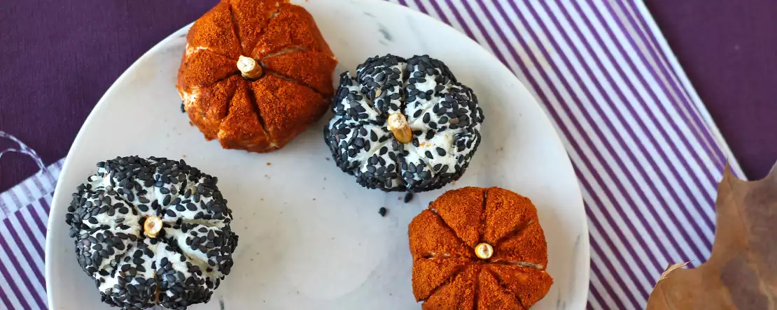 These pumpkin appetizers are perfect for your Halloween party!