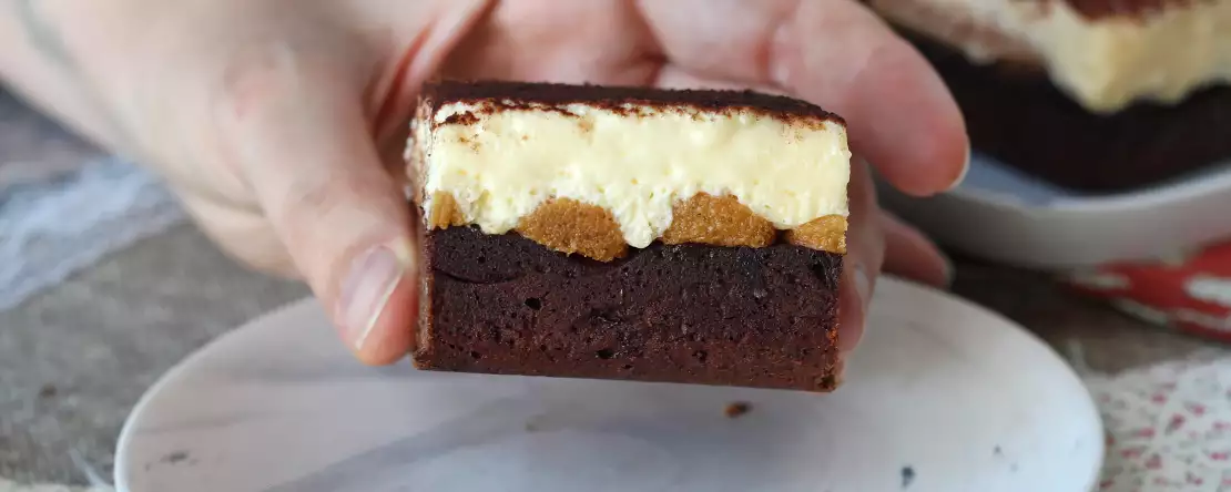 Brownies and tiramisu lovers, we've got the perfect cake for you!