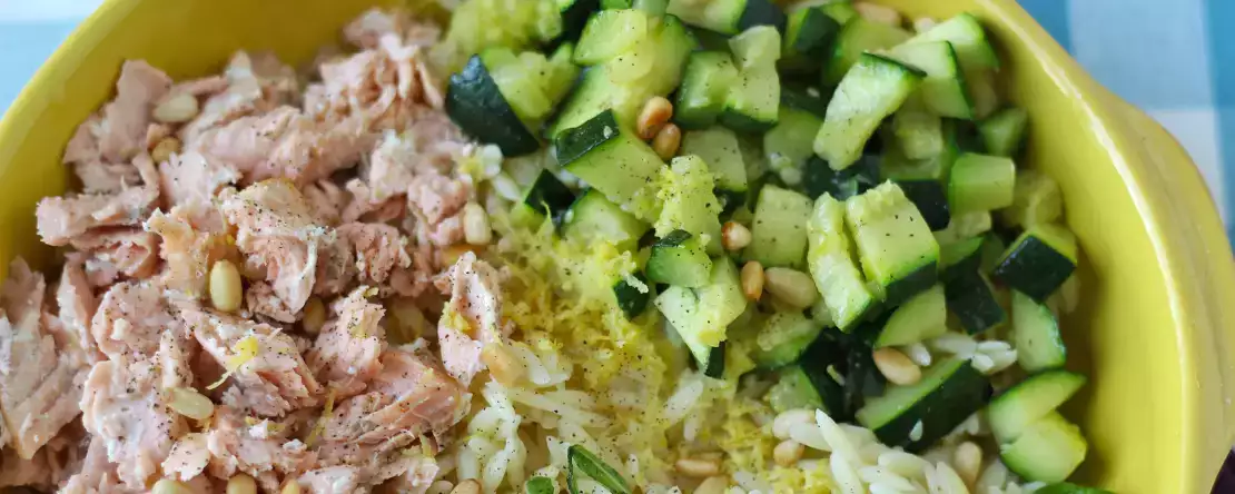 Orzo pasta salad with salmon and zucchini