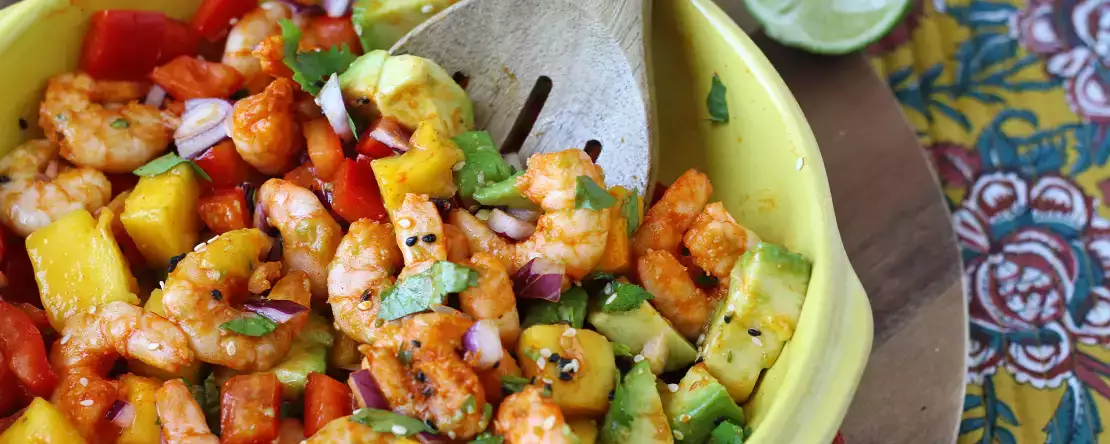 Shrimp and mango salad, fresh and perfect for summer
