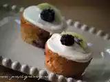 Recipe Kiwi blackberry breakfast cupcakes