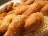 Recipe Cinnamon twist doughnuts (daring bakers challenge)