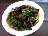 Recipe Mussels and spinach in tomato broth