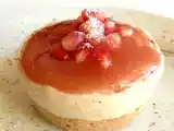 Recipe Cacao and ginger mini cheesecakes with pomegranate sauce