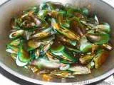 Recipe Sinabawang Tahong (Mussel Soup)