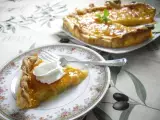 Recipe Rustic peach pie with apricot glaze