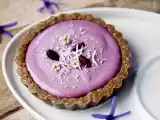 Recipe Pink banana custard and maqui berry cream tarts