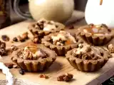 Recipe Crunchy granola, pineapple white chocolate mousse and caramel cream tarts