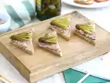 Recipe Paté and pickles toasts
