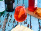 Recipe Spritz, the famous italian cocktail with aperol