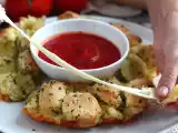 Recipe Stuffed mozzarella pizza crown
