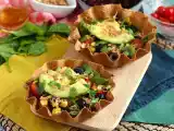 Recipe How to make tortilla bowls? easy salad without dishes!