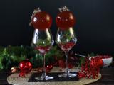 Recipe Pomegranate spritz, the cocktail in a christmas bauble!