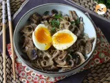 Recipe Rice noodles with mushrooms and their soft-boiled egg!