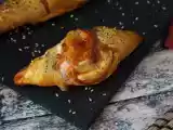 Recipe Pizza-style boat rolls stuffed with tomato sauce, ham and mozzarella