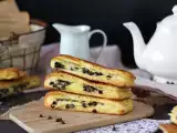Recipe Swiss brioche - a brioche stuffed with vanilla custard and chocolate chips