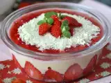 Recipe Pavê de morango, the brazilian dessert - no-bake strawberry trifle