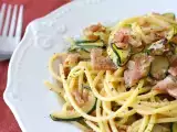 Recipe Easy zucchini pasta with crispy speck