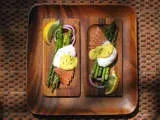 Recipe Egg Mcguffin (with asparagus, smoked salmon) and Mustard Sauce