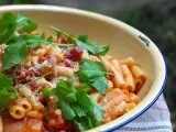 Recipe Pasta with roasted garlic and tomato sauce