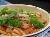 Recipe Pasta with roasted garlic and tomato sauce