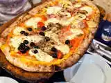 Recipe Made in Italy : Pizzas by the Metre.