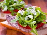 Recipe Haute stoner cuisine and steak sandwich with arugula and gorgonzola cheese