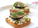 Recipe Fresh figs with feta cheese, pistachio, and honey