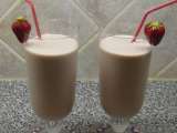 Recipe Strawberry banana coconut milkshake (with an optional kick!)