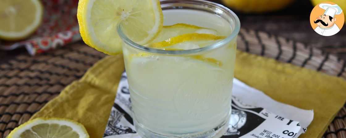 Limoncello spritz, the best summer cocktail!
