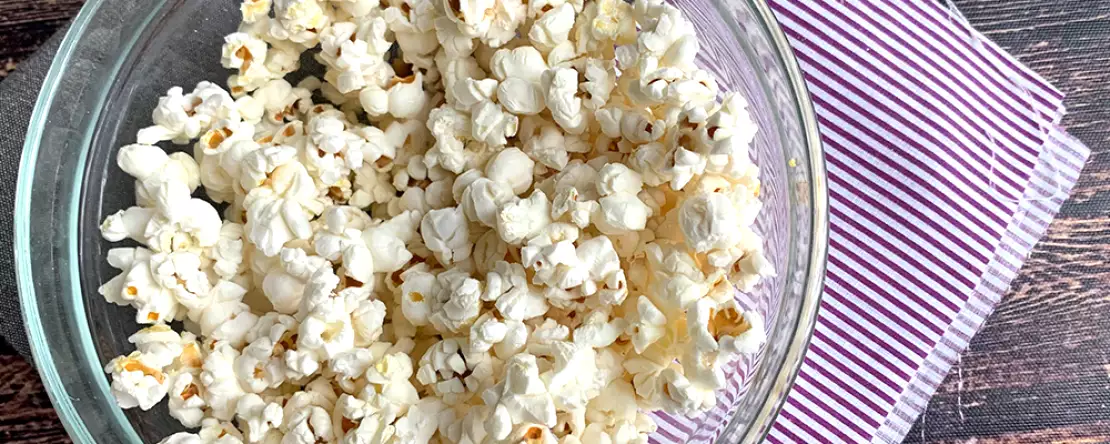 How do you make popcorn in the microwave? (without oil)