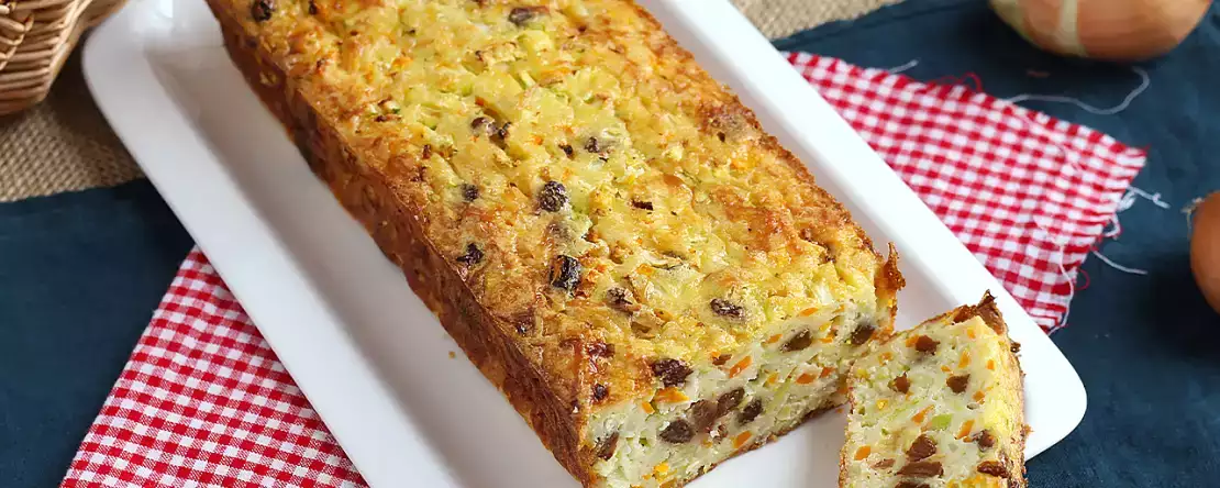 Semolina cake with zucchini and carrot