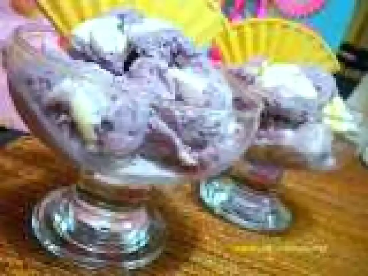 UBE WITH PASTILLAS DE LECHE RIPPLE ICE CREAM