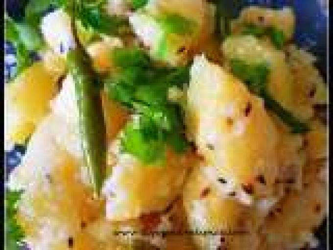 FARARI BATETA NU SHAK: PLAIN POTATO CURRY WITH CUMMIN