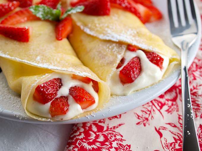 Recipe Strawberry white chocolate mousse crepes