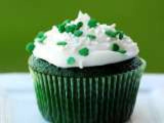 st paddys day green velvet layer cake