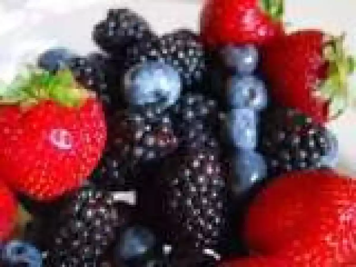 15 Healthy Berries For You To Eat Daily