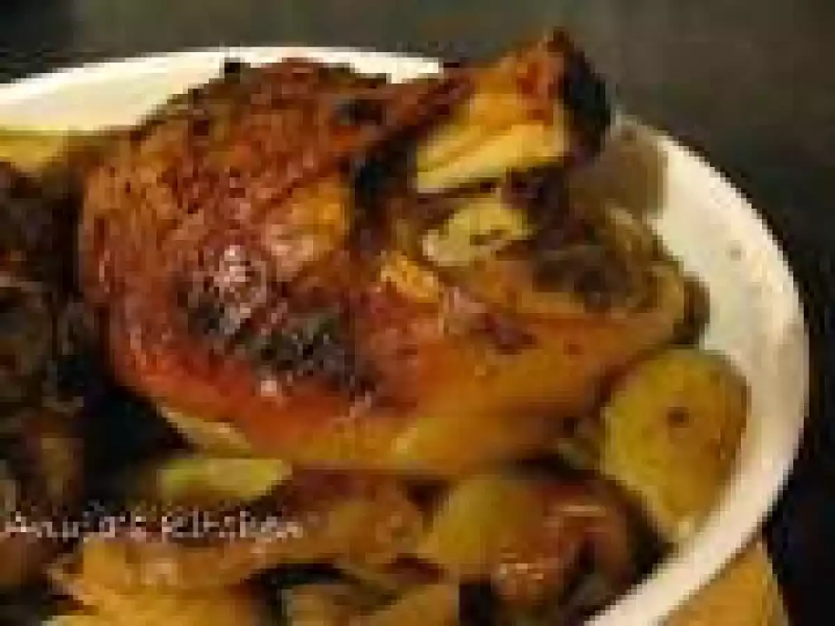 Beer-braised pork knuckles - pig's feet for you and me ;)...