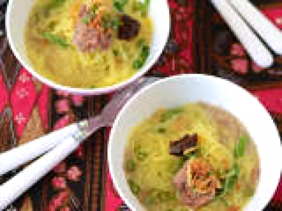 Bihun Sup (Rice Vermicelli in Beef Broth)