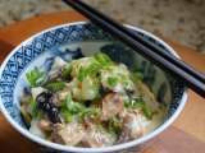 Comfort Food From My Childhood - Chinese Noodle Soup with Egg and Vegetables {Da Lu Mein}