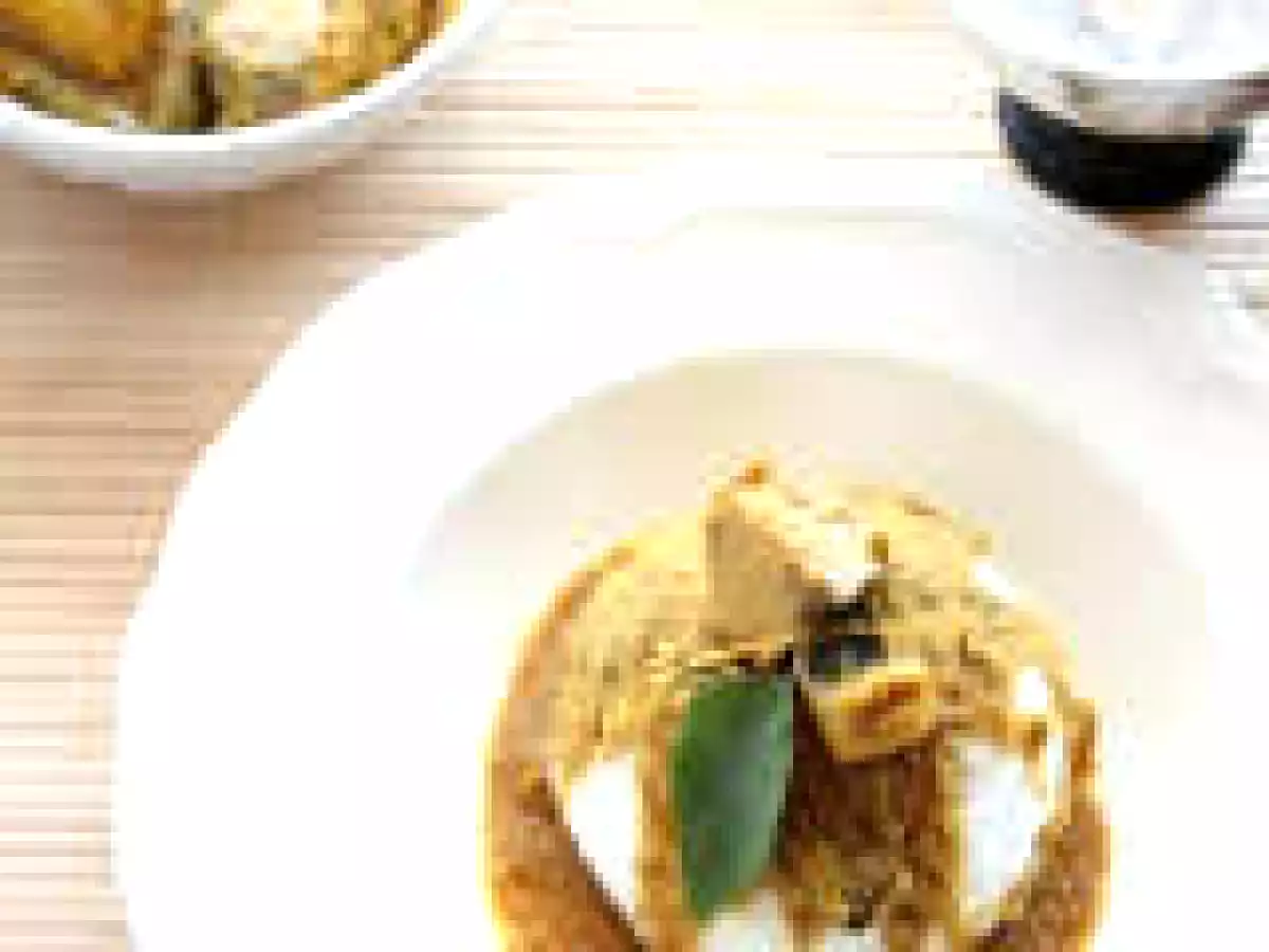 PUTTU & KANNUR MEEN CURRY /STEAMED RICE FLOUR CAKES WITH FISH CURRY