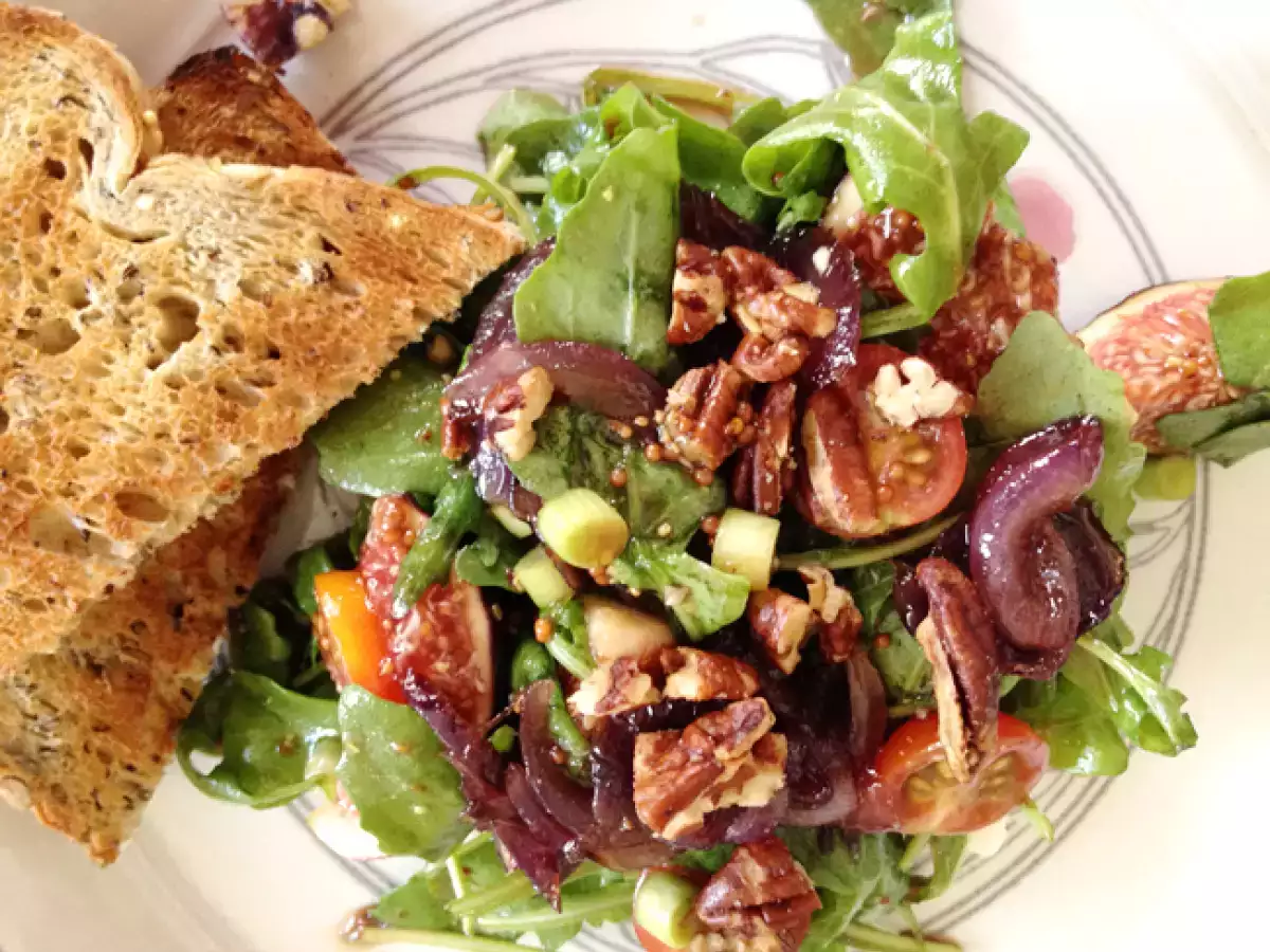 Recipe Sweet fig and goats cheese salad