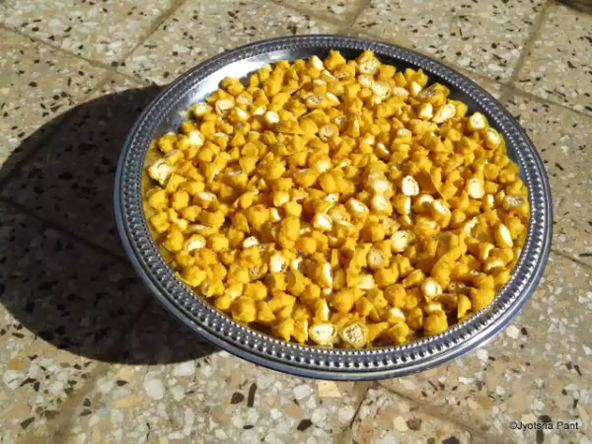 How To Make Moongodi (Moong Dal Badi / Wadi / Bari)