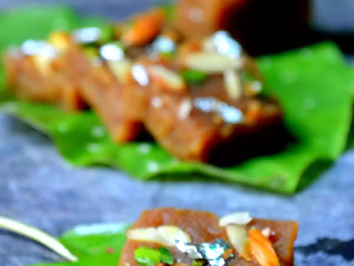 Besan aur Sattu ki barfi